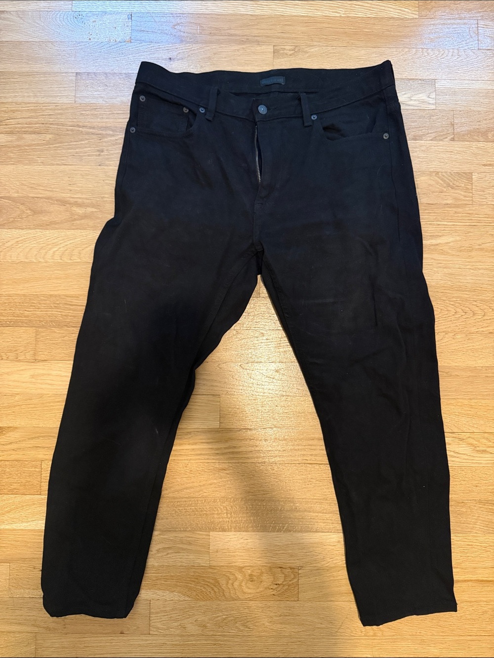 Uniqlo Black Relaxed Men’s Jeans